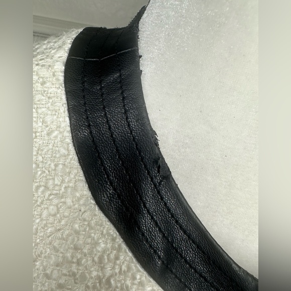 Talbots Cream Blazer with Black Trim Elegant Design size 2P - Picture 3 of 9